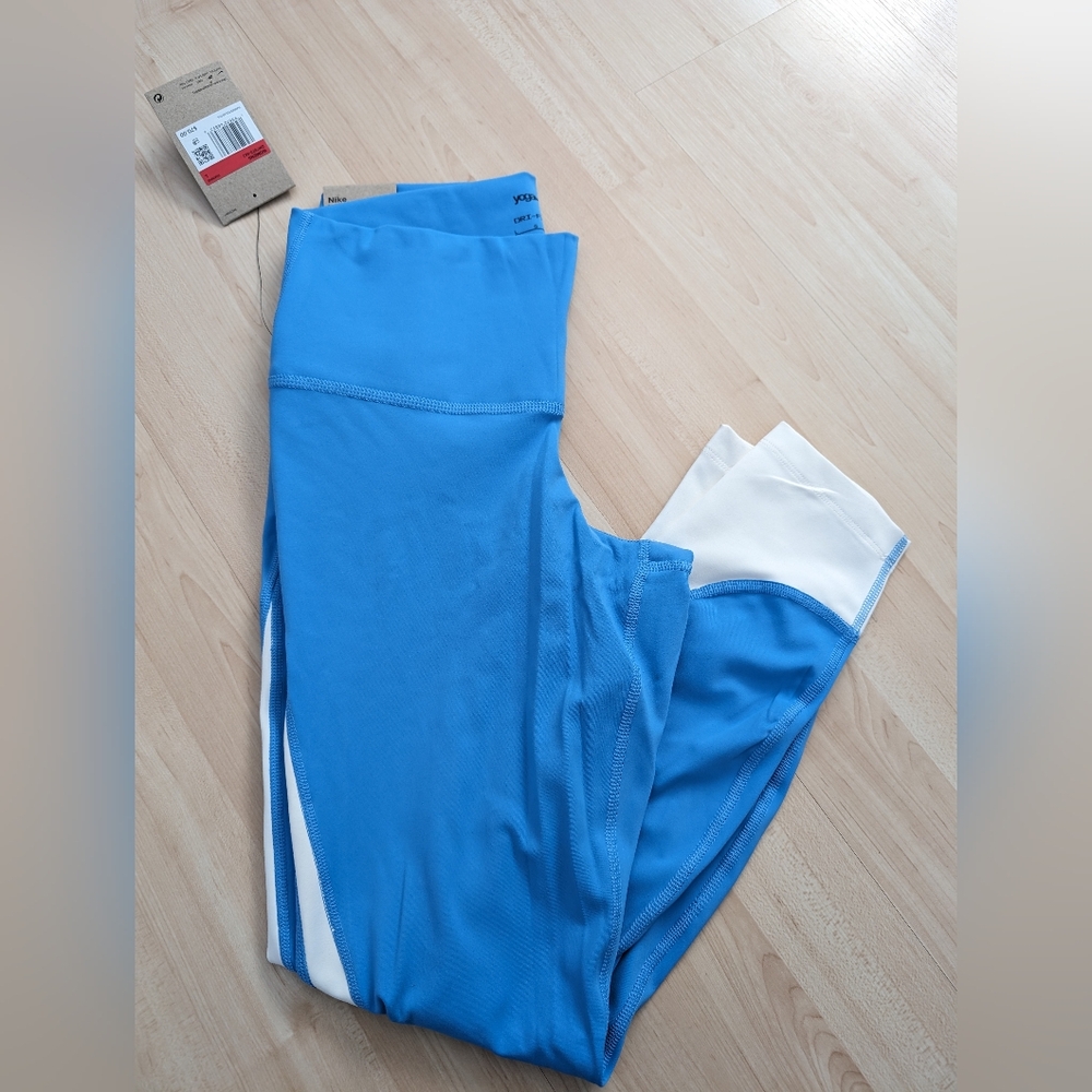 Nike yoga pants - Picture 3 of 4